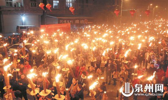 【福建時間主推】【泉州】【移動版】【Chinanews帶圖】泉州民俗紅紅火火過佳節 巡遊祈福送吉祥