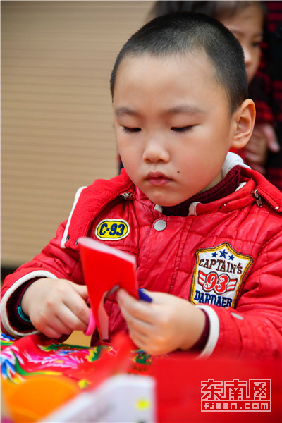 【焦點圖】【福州】【移動版】【Chinanews帶圖】福州：幼兒園裏的廟會