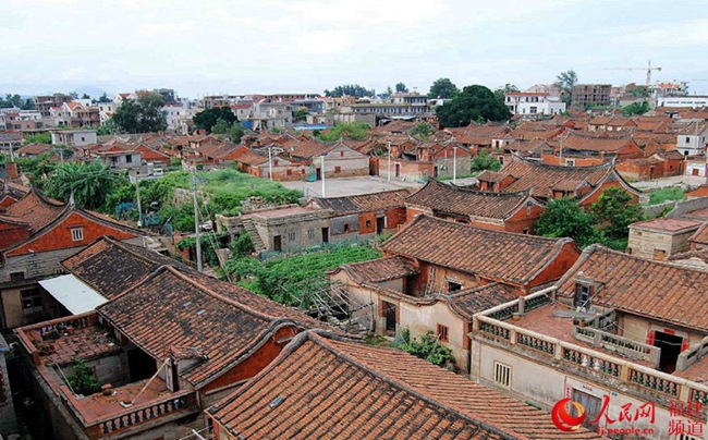 【建言福建主推】【福州】【移動版】【Chinanews帶圖】福建省人大代表李靖：閩臺聯合保護紅磚建築要“再發力”