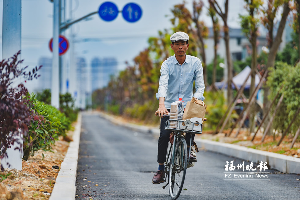 【焦點圖】【福州】【移動版】【Chinanews帶圖】福州煙臺山巷弄的單車“咖啡屋”