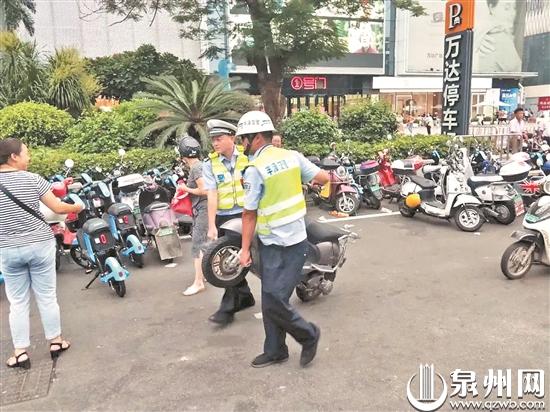 多部門持續開展停車秩序整治行動 增設泊位讓非機動車好“安家”