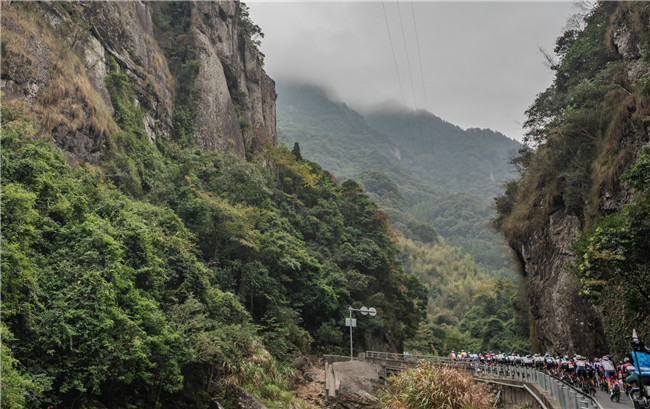 環福州公路自行車賽永泰城關—雲頂賽段落幕 烏克蘭車手霧中問鼎雲頂