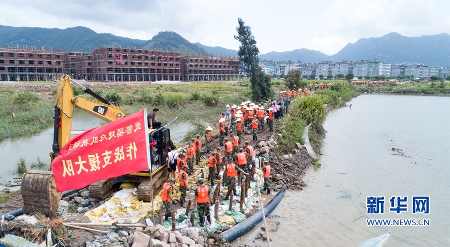 武警官兵馳援霞浦牙城鎮災後重建