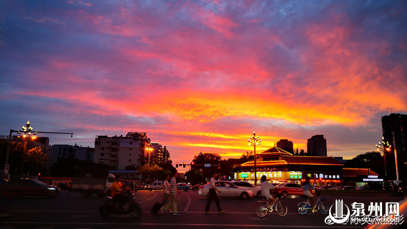 泉州：天馬行空火燒雲