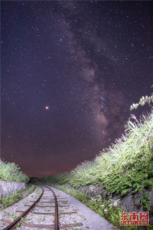 【焦點圖】【移動版 輪播圖】【滾動新聞】 【 ChinaNews帶圖】熱嗎？建寧的星空和涼爽山風等著你