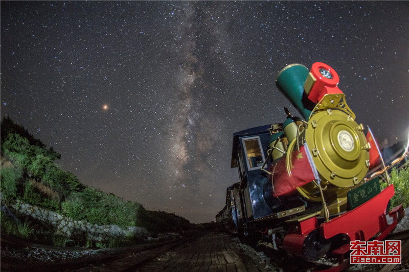 【焦點圖】【移動版 輪播圖】【滾動新聞】 【 ChinaNews帶圖】熱嗎？建寧的星空和涼爽山風等著你