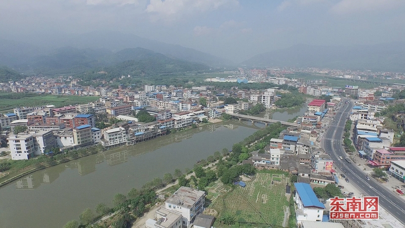 【焦點圖】【移動版 輪播圖】【滾動新聞】 【 ChinaNews帶圖】南靖龍山：以招商引資為抓手，全力發展休閒旅遊産業