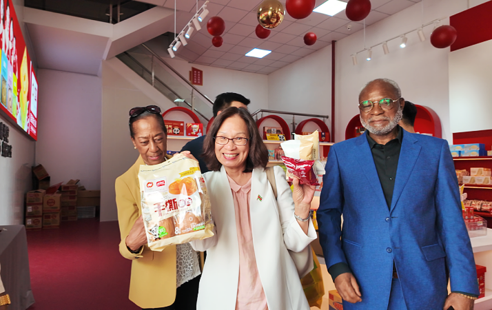 外交官走進盼盼食品集團：“從麵包香氣中感受到生産的鮮活與科技的溫度”_fororder_圖片1