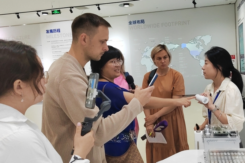 俄媒代表團探訪寧德時代：解碼福建新能源創新密碼_fororder_圖片5