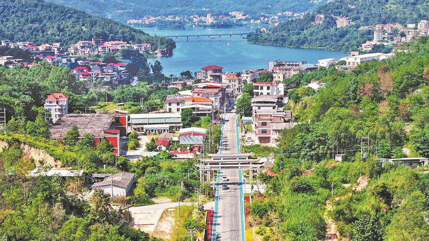 泉州南安：農村路蝶變成景