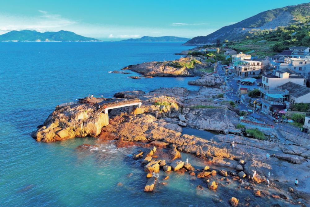 寧德福鼎:夏日旅遊經濟火爆 奏響山海新樂章_fororder_wechat_2025-09-02_092734_823