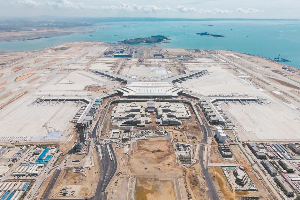 廈漳泉城際鐵路R1線機場段土建預留二期工程主體結構封頂