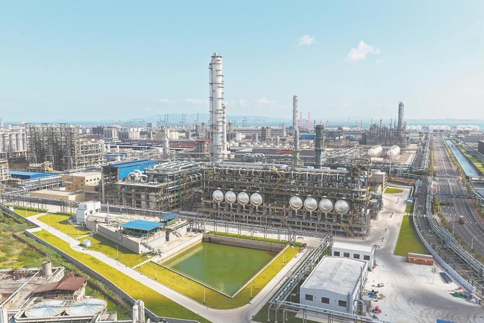 全球最大烷烴一體化生産基地在福建建成投産