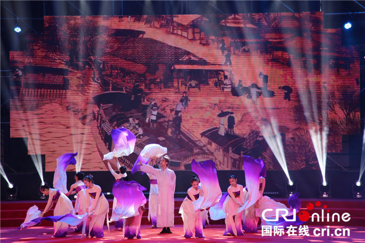 【cri看福建 列表】【武夷學院專題 焦點圖】武夷學院舉辦建校60週年校慶晚會