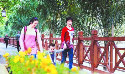 【福建時間主推】【龍岩】【移動版】【Chinanews帶圖】龍岩解決群眾“出行難”問題：“暢通工程” 暢通民心
