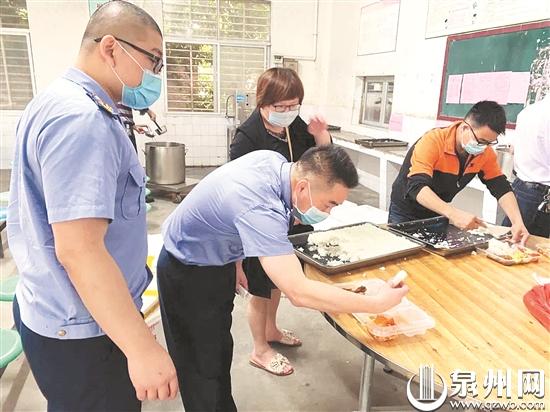 南安市檢查63家學校食堂 護航師生食品安全
