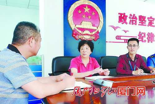 樂當“啄木鳥” 廈門老黨員助力提升城市顏值