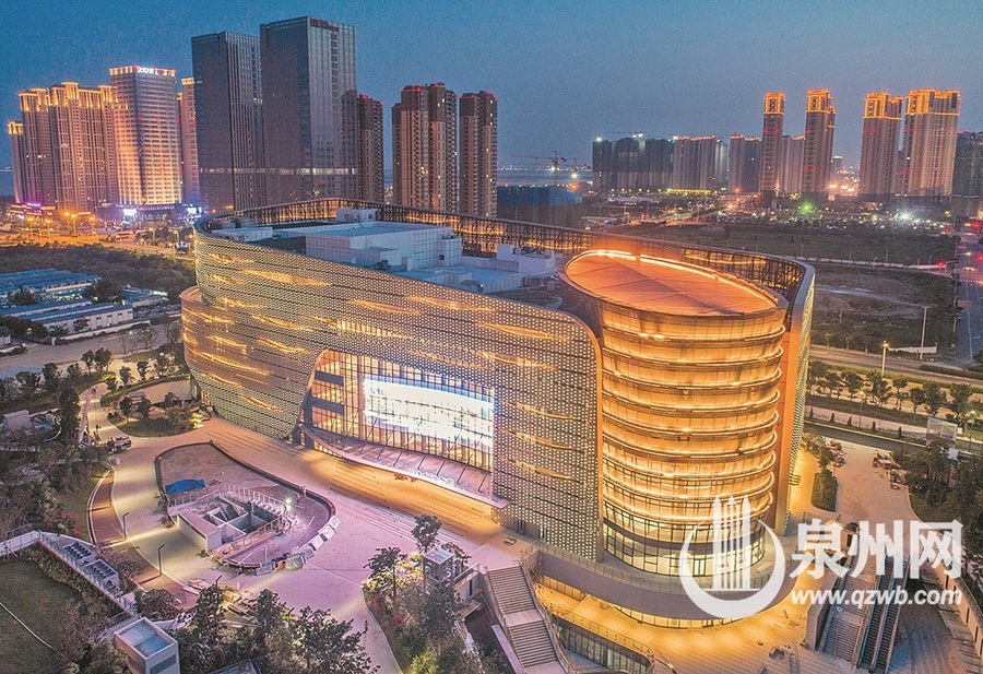 【圖説福建第五張】【泉州】【移動版】【Chinanews帶圖】東海“花”開 夜色璀璨
