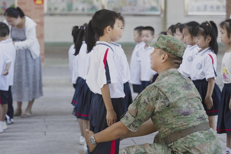 福建漳州：少年軍校開營 “龍娃”軍姿有模有樣_fororder_圖片2