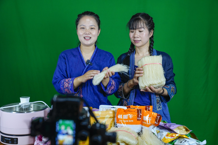 福建：紅土地上活躍新農人_fororder_圖片2
