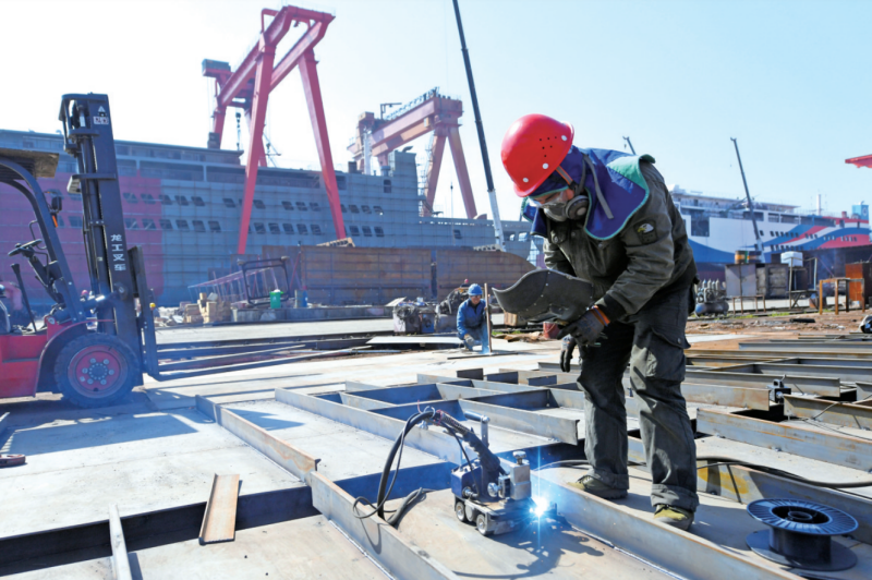 近年來，我市船舶産業高位謀劃、致力創新，加快推進轉型升級特別是電動化發展，在未來船舶市場搶佔先機—— “電”掣藍海 駛向未來_fororder_微信圖片_20230316093254