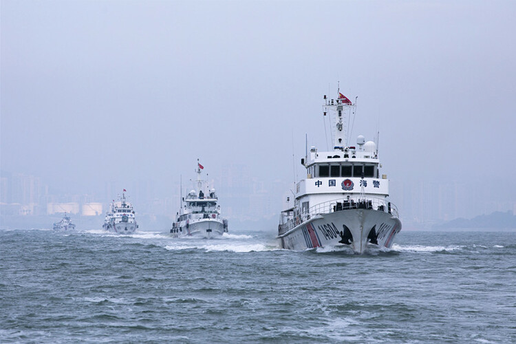 漳州海警局：“三度”解鎖海上“平安密碼”_fororder_漳州海警艦艇編隊犁浪守衛漳州海域的“金山銀山”