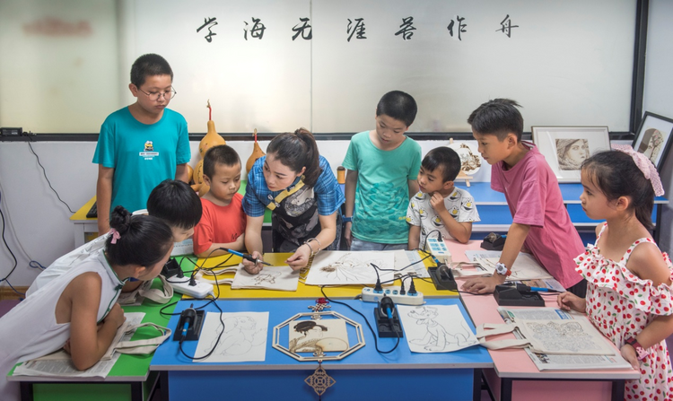 惠安烙畫：紙火共舞繪丹青
