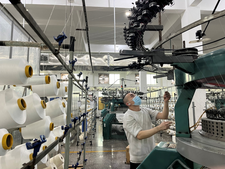 福建惠安：從校服小作坊到産業集群_fororder_圖片2