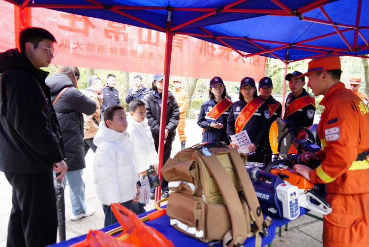 福建武夷山警消聯動 共築景區“防火牆”_fororder_圖片1