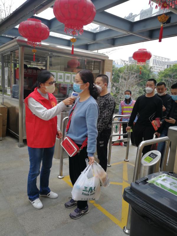 廣州市黃埔區永和街社區女專職的戰“疫”日常