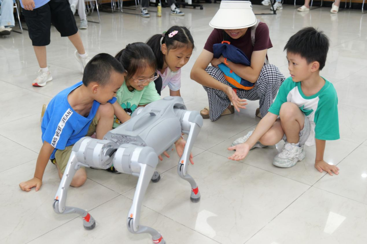 “圖書+科技”融合創新閱讀空間——廣州少年兒童圖書館廣州青少年科技館分館正式開放_fororder_圖書7