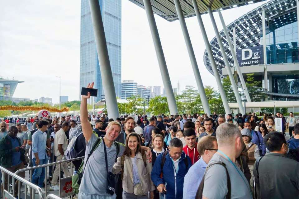 匯“綠”成勢  煥“新”成篇——第138屆廣交會第二期深入貫徹落實四中全會精神_fororder_微信圖片_20251028110119_10_121