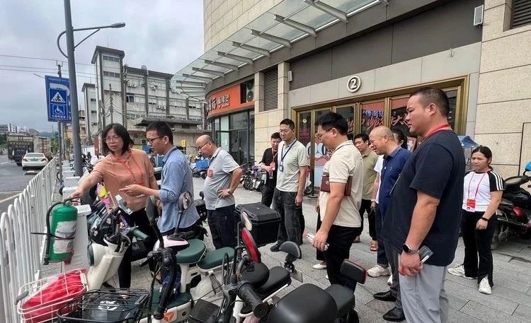 直擊“電雞”管理痛點，鎮人大聯動多部門開展執法檢查_fororder_微信圖片_20250614140430