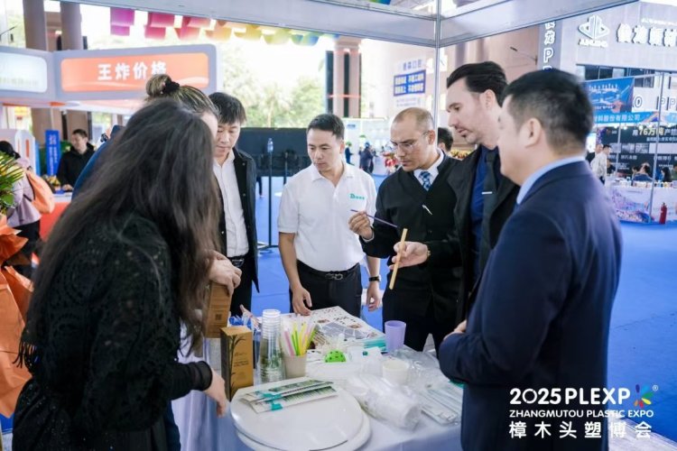 東莞樟木頭塑博會開幕，“全球首創”技術和“進口平替”産品造就“國産之光”_fororder_微信圖片_2025-10-27_120735_631