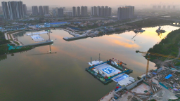 國內最寬內河混凝土沉管隧道首節沉管安裝告捷