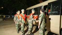 著戎裝，戴紅花！東莞石龍鎮10名新兵攜夢奔赴軍營