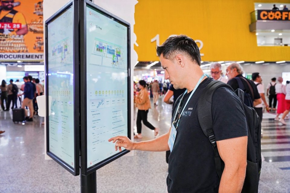 匯“綠”成勢  煥“新”成篇——第138屆廣交會第二期深入貫徹落實四中全會精神_fororder_GDK01997-opq4036523990