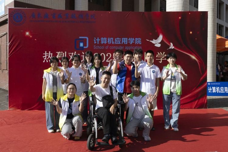 一個腦性麻痹青年和一所普通大學的雙向奔赴_fororder_微信圖片_2025-09-16_133730_752