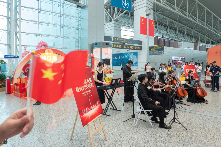 國慶中秋假期廣州白雲機場接送旅客超195萬人次_fororder_微信圖片_2025-10-09_165216_734