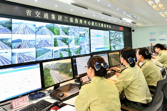 圖片默認標題_fororder_圖片説明：清明期間虎門大橋車流量仍居高位。圖片由廣東交通集團提供。