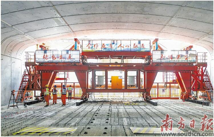 “搭積木”建地鐵站 大灣區首批裝配式地鐵車站在深圳拼裝完成_fororder_586fe7d0-9b0e-428c-b45c-fdd244cf83af