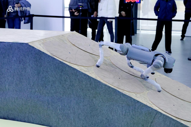 全球首個具身智慧強化學習運動控制比賽落幕