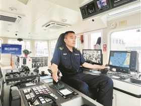 全國首艘氫電拖輪正式投用——青島港來了“海上混動車”