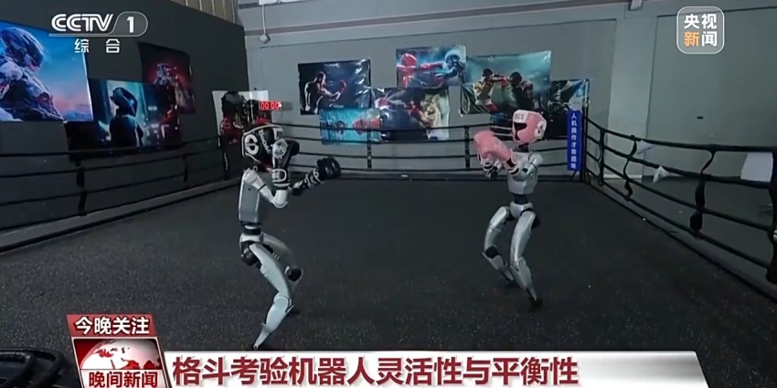 現實版“機甲大戰”超熱血 一起“探班”人形機器人格鬥訓練現場