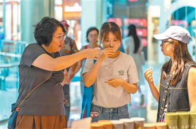 從嘗鮮到長線 首店經濟持續升溫