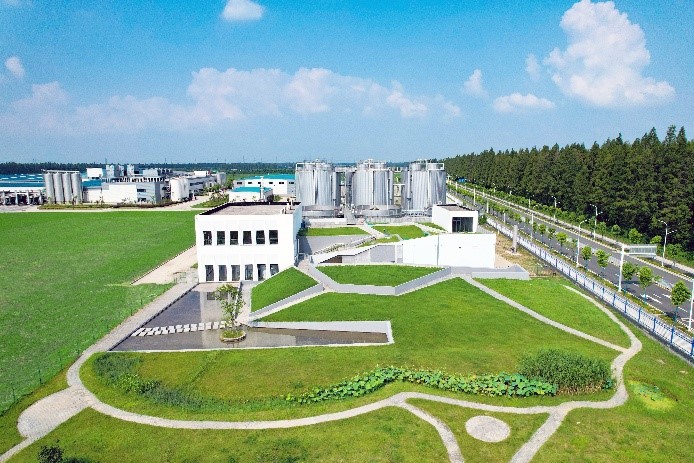 于“山水林田湖草沙”間 書寫乳業綠色發展新篇章 ——蒙牛集團全産業鏈踐行“兩山”理念紀實_fororder_3