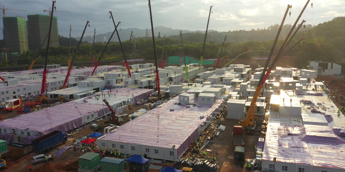 深圳應急醫院由中建科工集團有限公司承建，中國建築第二工程局有限公司、中國建築第三工程局有限公司、中國建築裝飾集團有限公司等單位共同參建。_fororder_WechatIMG21