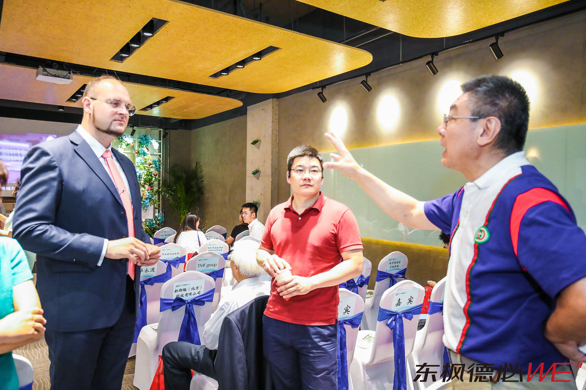圖片默認標題