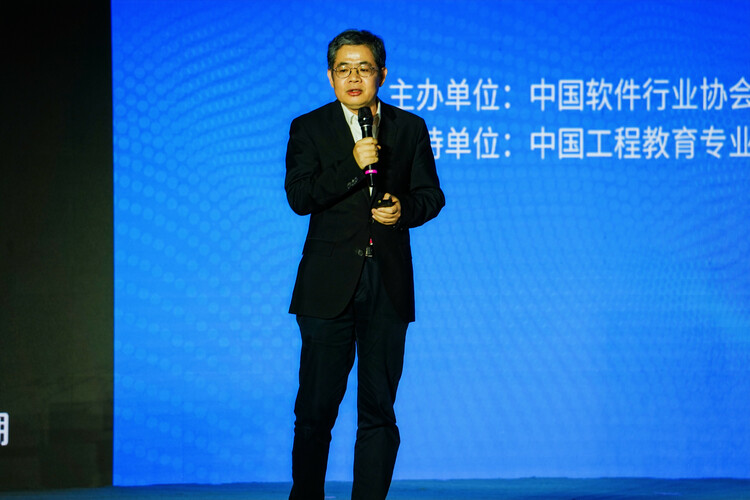 浪潮集團副總裁、浪潮通軟總經理魏代森：擁抱數字化 邁向新平臺_fororder_DSC06977-opq411208046