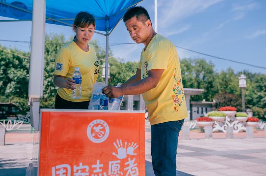 固安志願者包剛：用志願服務溫暖人心，讓固安的下一代更融合